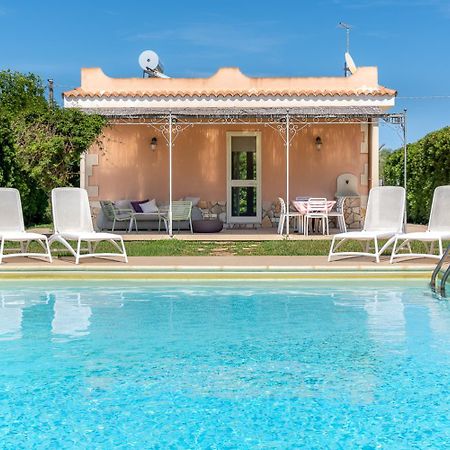 Villa Bouganville Con Piscina By Wonderful Italy Сиракуза Екстериор снимка