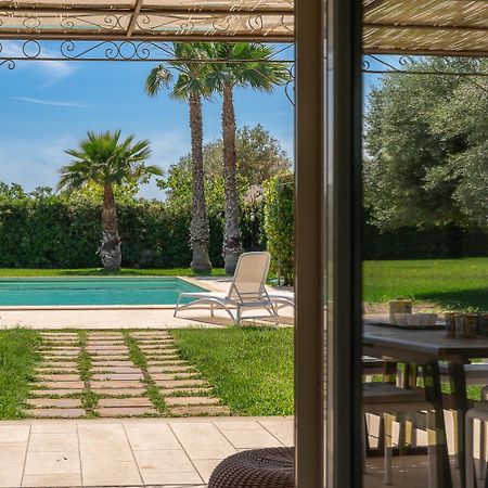 Villa Bouganville Con Piscina By Wonderful Italy Сиракуза Екстериор снимка