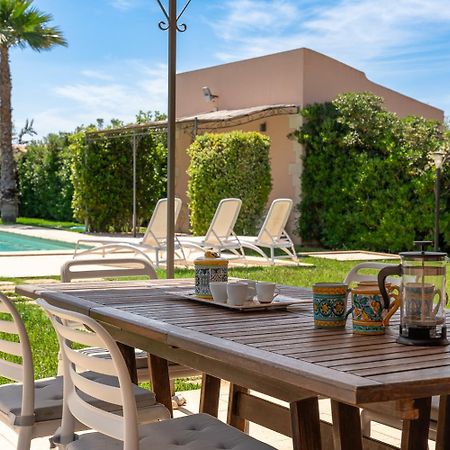 Villa Bouganville Con Piscina By Wonderful Italy Сиракуза Екстериор снимка