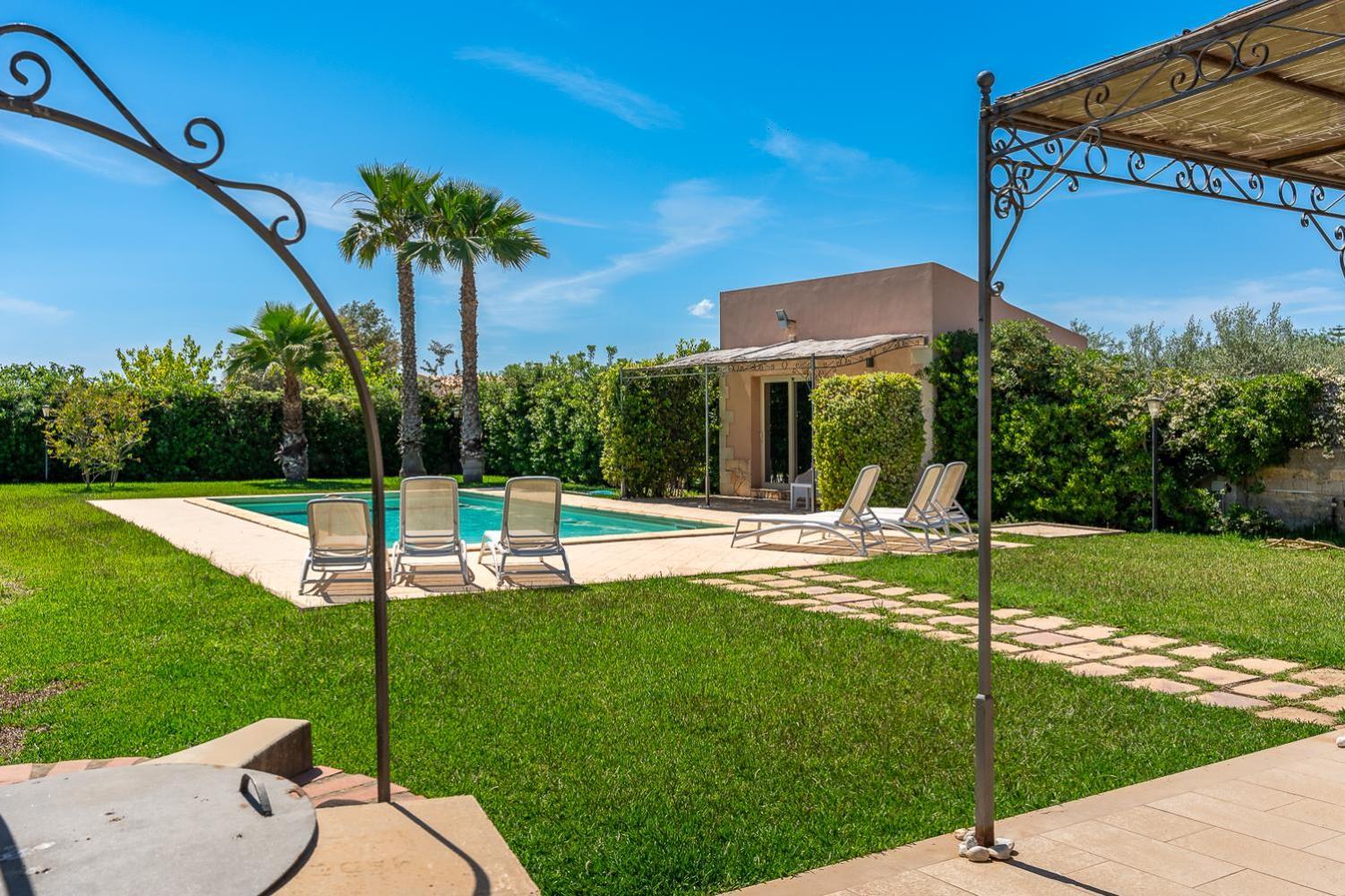 Villa Bouganville Con Piscina By Wonderful Italy Сиракуза Екстериор снимка