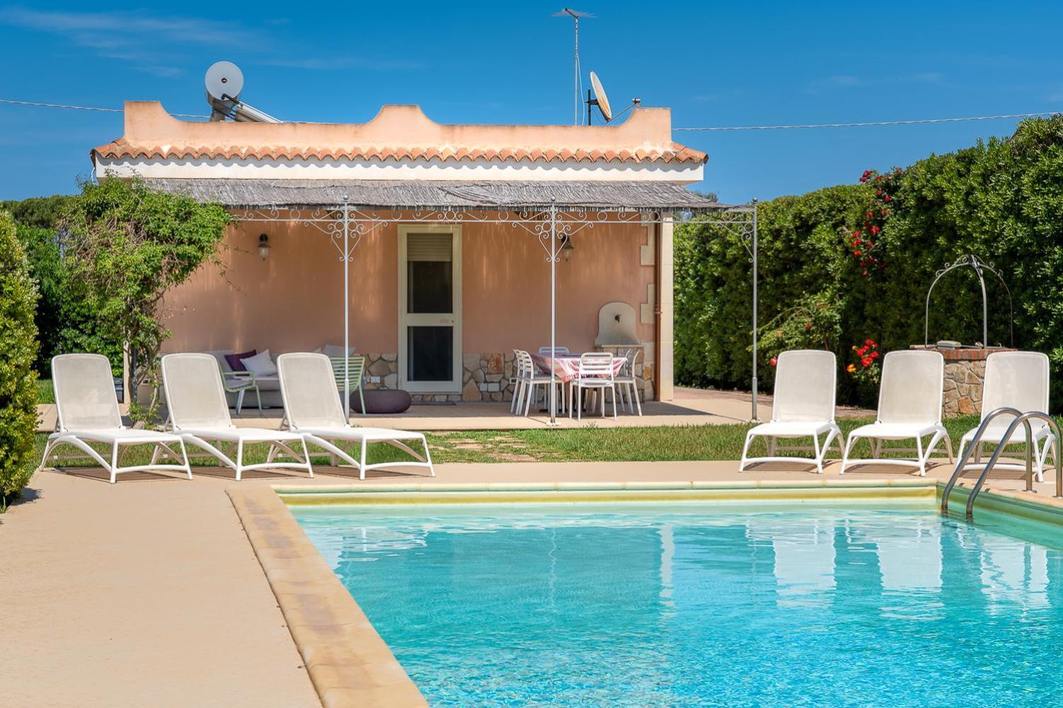 Villa Bouganville Con Piscina By Wonderful Italy Сиракуза Екстериор снимка