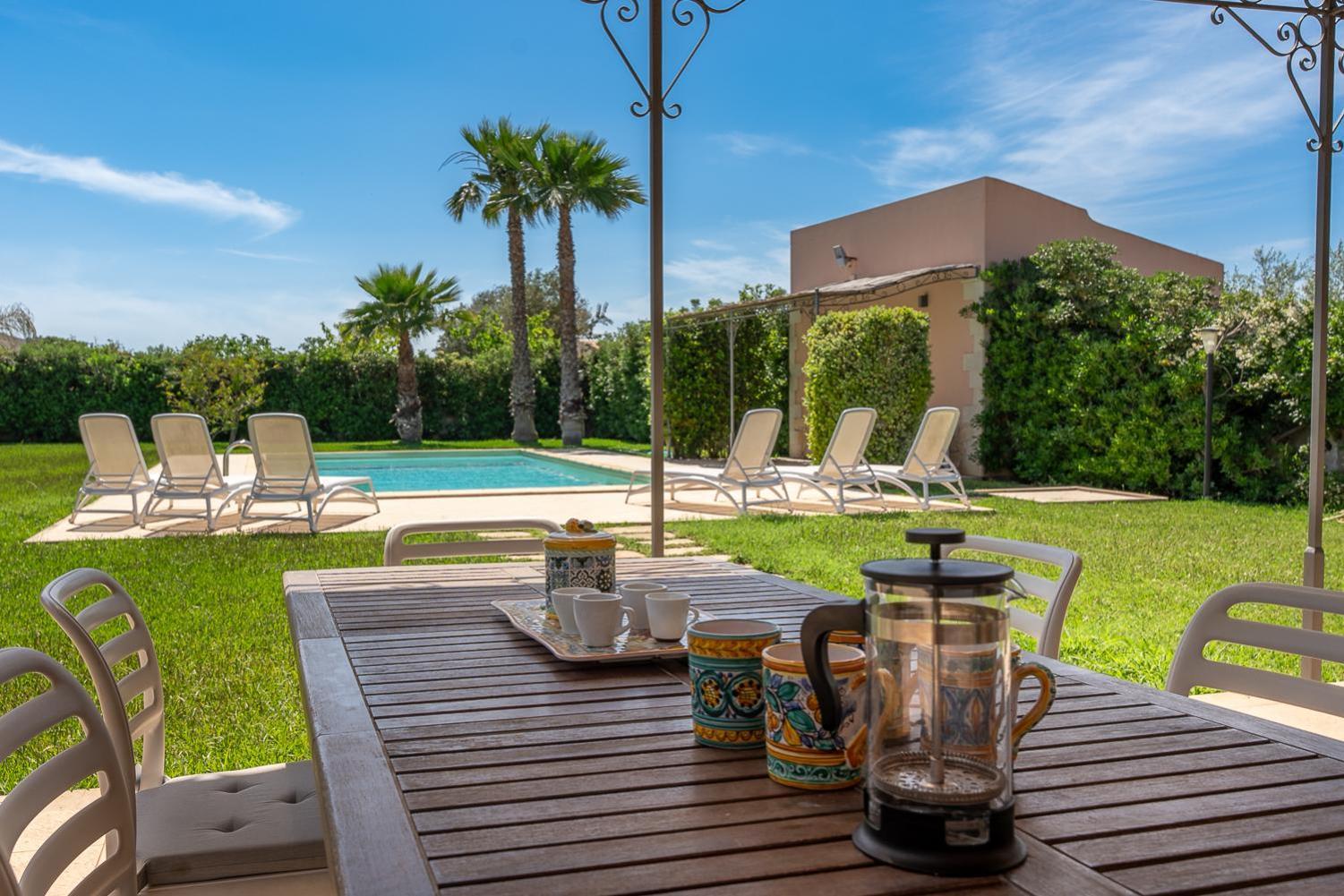 Villa Bouganville Con Piscina By Wonderful Italy Сиракуза Екстериор снимка